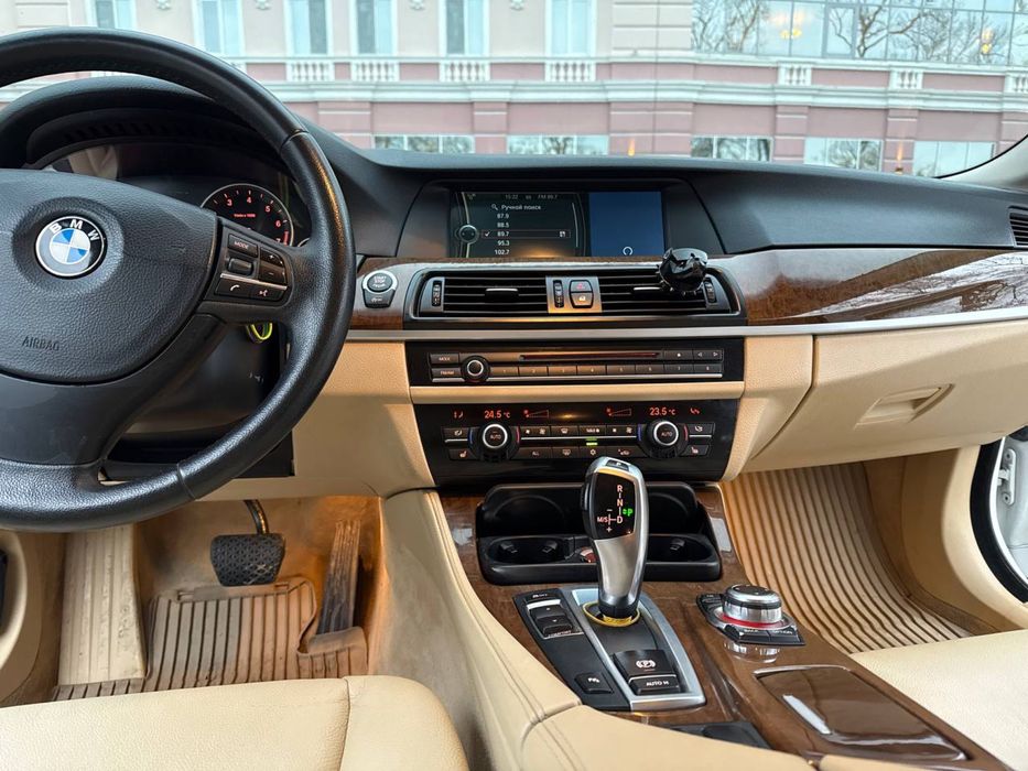 BMW 535i F10 2012г. 306 л.с. |Камера | Ассистенты | Люк | Жирная компл