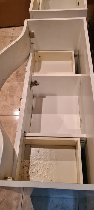 2 armários de casa de banho