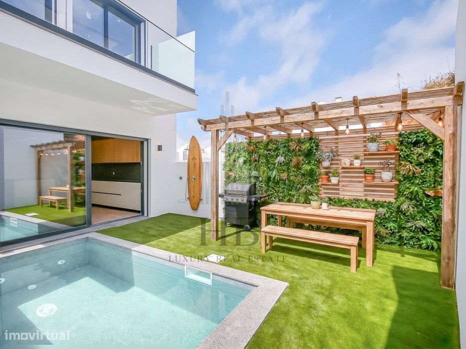Exclusiva Moradia T3+1 com Piscina Privada e Vista Mar | Ericeira