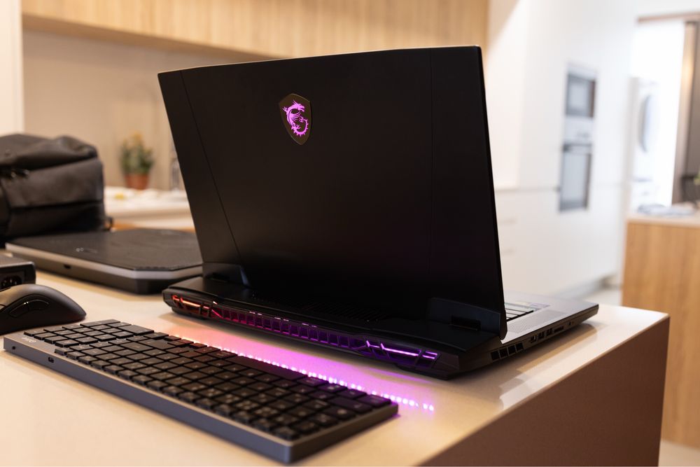 MSI Titan GT77 – i9-12900HX / RTX 3080 Ti 16GB / 128GB RAM / 2TB