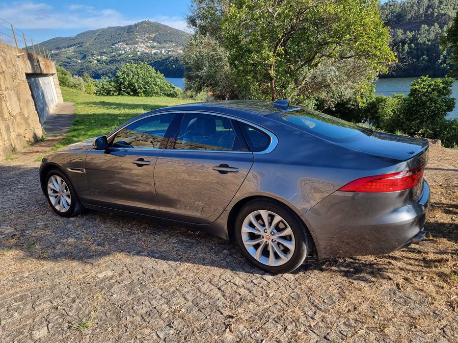 Jaguar XF 2.0D Prestige Automático