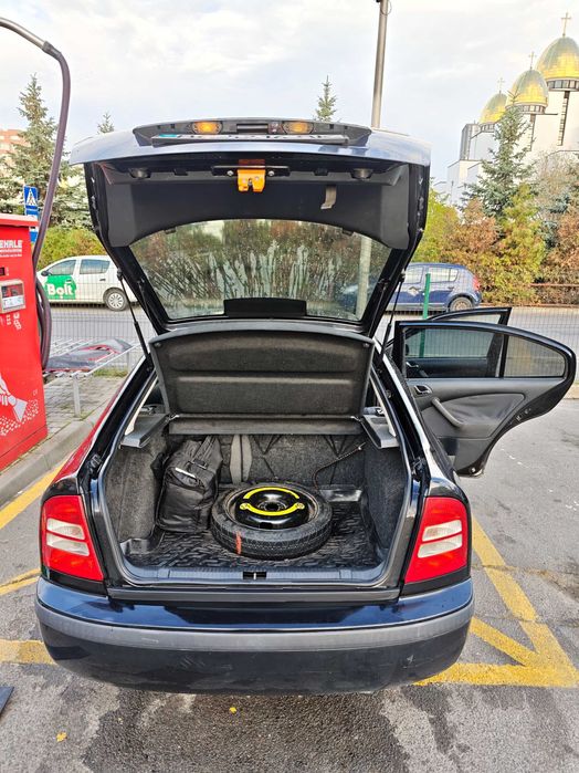 Автомобіль Skoda Octavia Tour