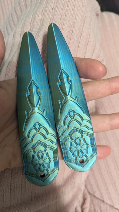 K-pop мисливці на демонів зброя