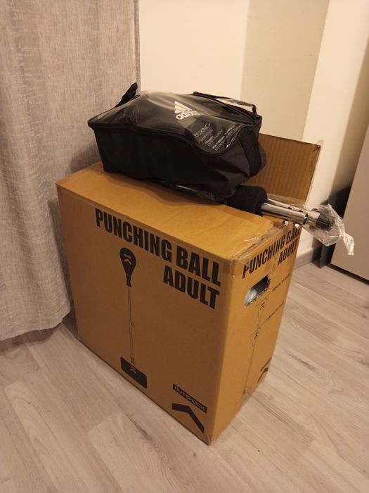 Підлогова боксерська груша Decathlon Outshock.