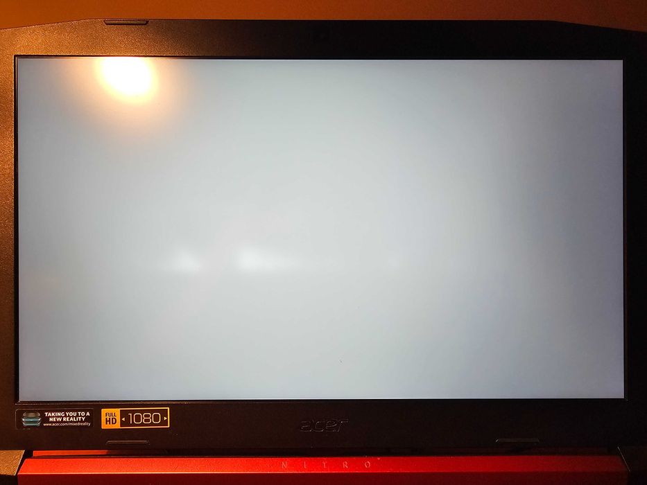 Acer Nitro 5 Ryzen 5 2500U + RX 560X, 8 GB RAM, SSD