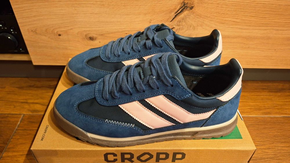 Granatowe sneakersy zamszowe rozmiar 38 marka CROPP nowe