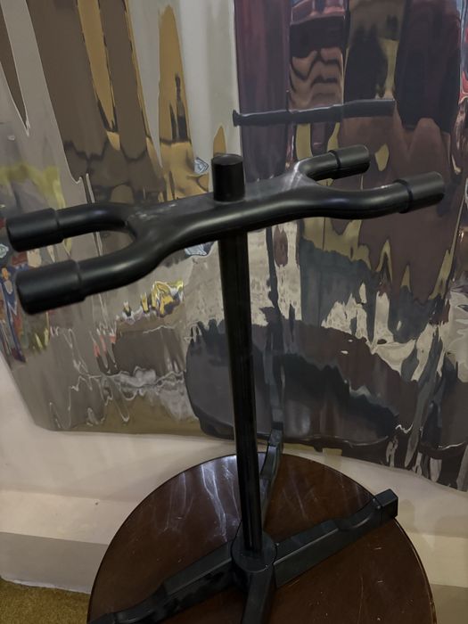 Гітарна стійка підставка