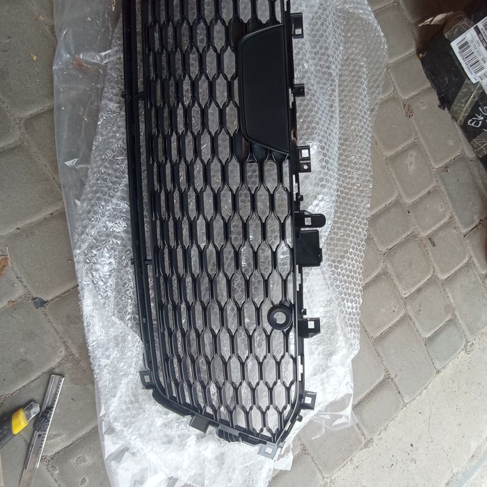 Решітка нижня під парктроніки Jeep Grand Cherokee WL