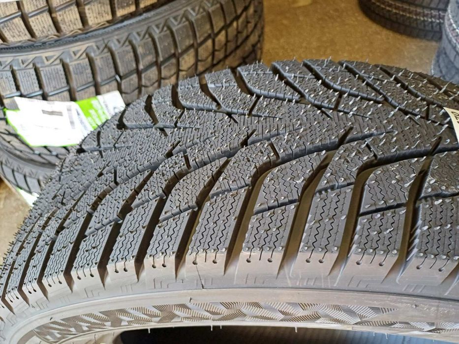Зима шини Hankook Winter i*cept iZ3 W636 195/65 R15 95T XL