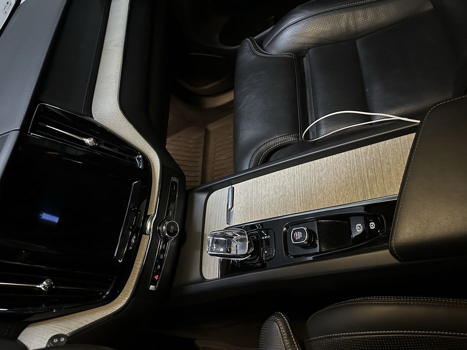 Volvo XC60 2022 Официальный