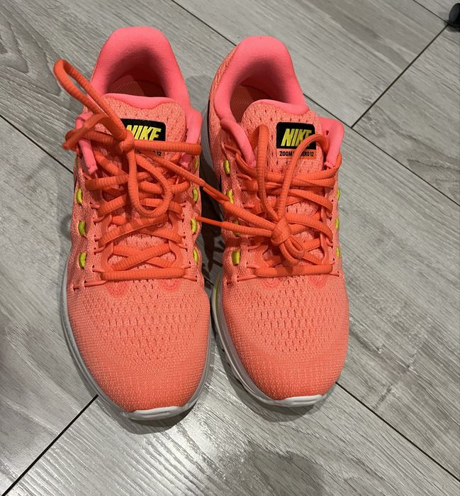 Damskie buty biegowe 38,5 Nike Air Zoom Vomero 12