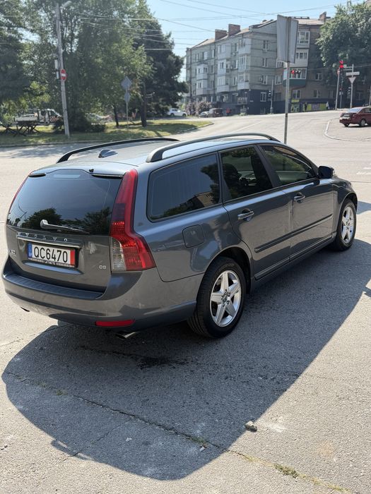 Продам Volvo v50 2.4 D5