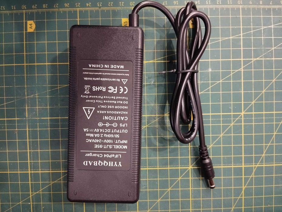 Зарядка 14.6V 5A для 4S 14.4V LiFePO4  розєм 5.5 мм * 2.5 мм