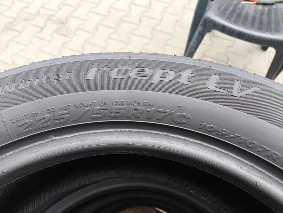 225/55/17C Hankook Winter IceptLV  KOMPLET