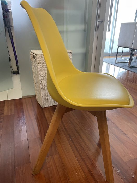 Cadeira Amarela estill nordico (Area)