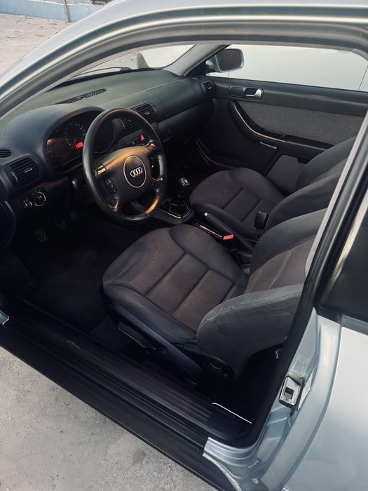 A3 1.6 mais novo que esse impossivel carro muito bem estimado.