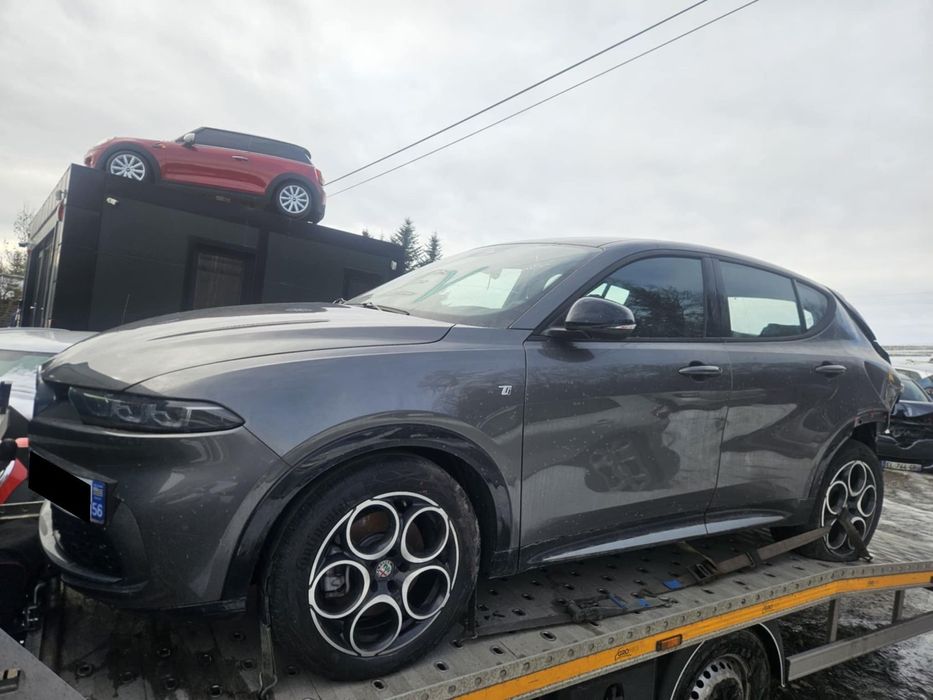 Alfa Romeo Tonale 2024 rok   TI   , 1.5 hybryda  Uszkodzony tył  / Francja