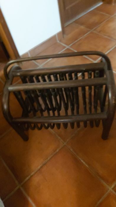 Porta revistas em madeira