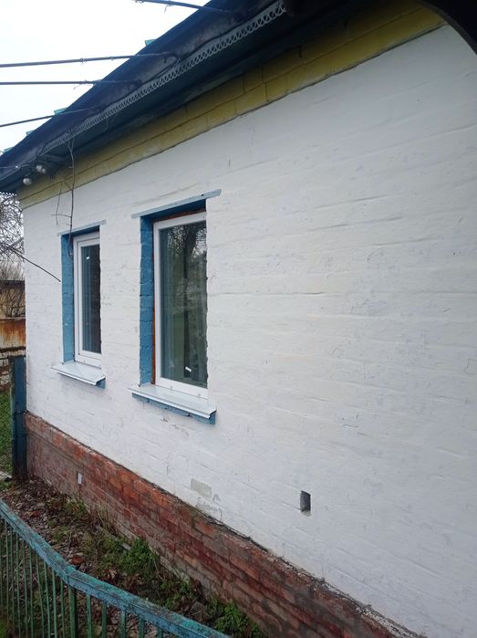 Оселя біля Чернігова. Поряд річка Десна. Є-ВІДНОВЛЕННЯ.