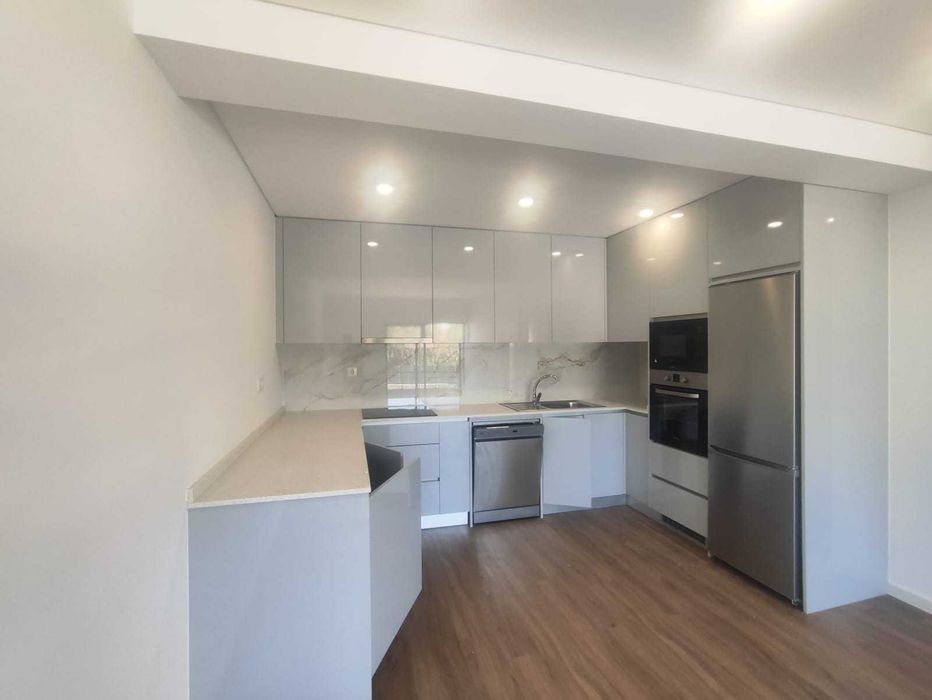 Apartamento T2 Remodelado e Equipado com Elevador em Grijó