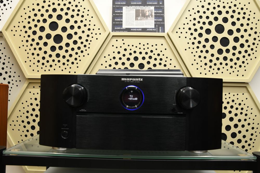 Przedwzmacniacz do kina domowego Marantz AV7005 + pilot