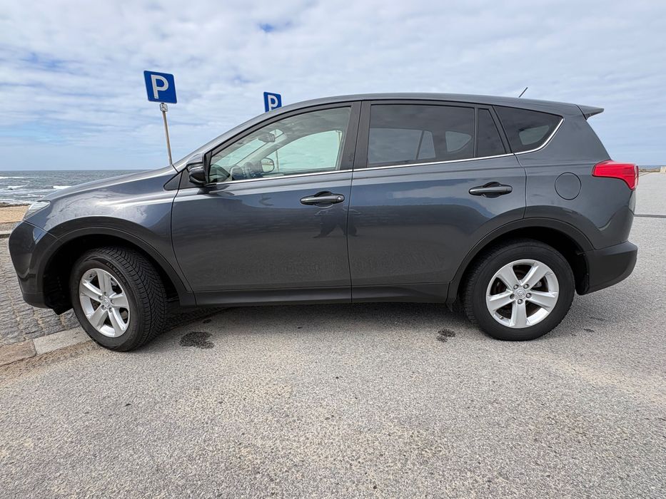 Toyota RAV4 2.2 D-4D 150cv 4x4 versão Lounge