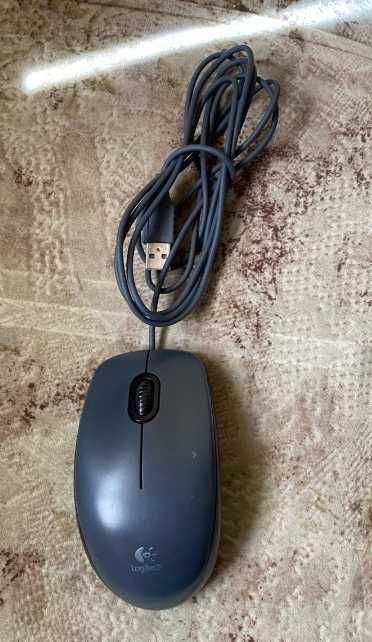 Миша Logitech M100