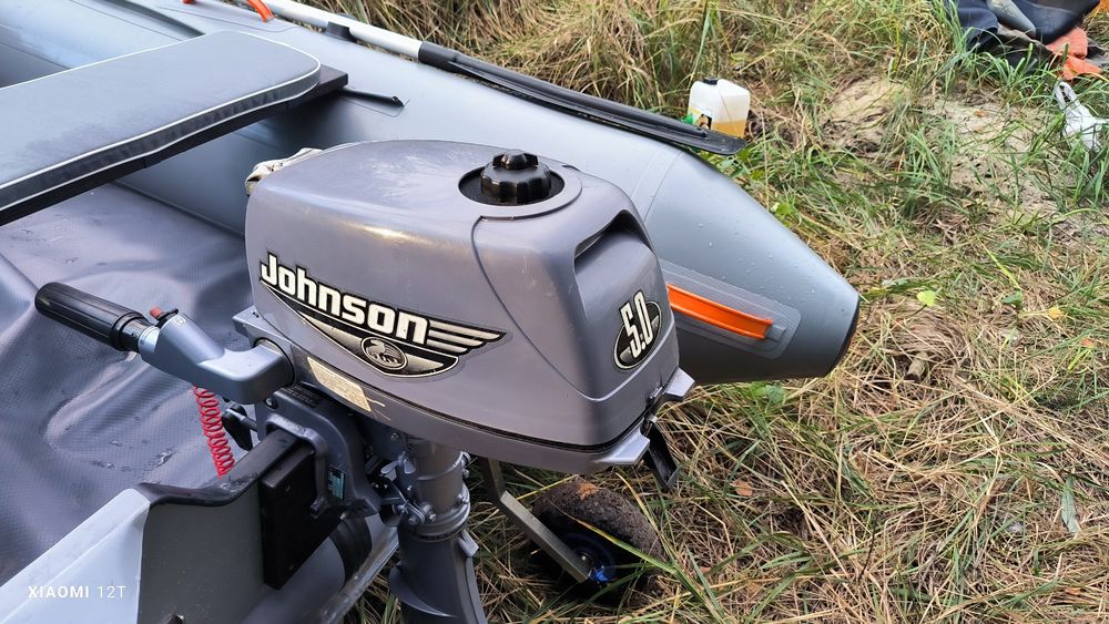 Човновий двигун JOHNSON 5 2t