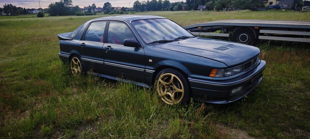 Mitsubishi Galant