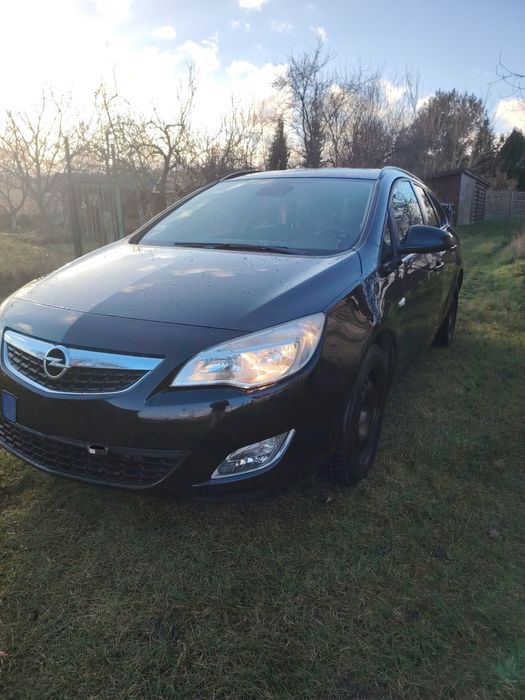 Opel Astra J 1.7 cdti 2011 rok