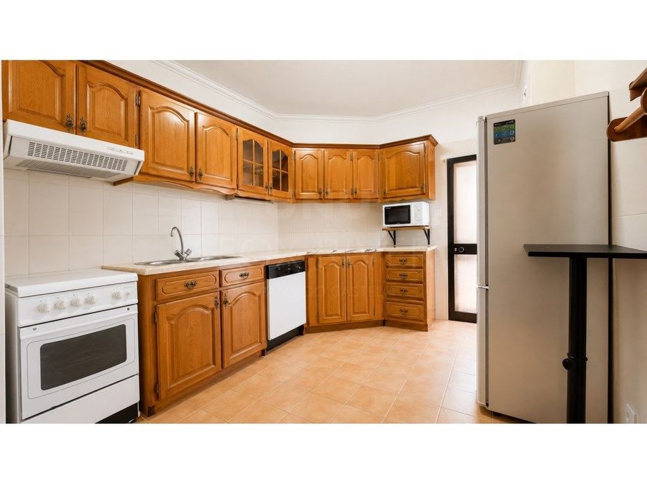 Apartamento T2 para Arrendamento na Praia da Amorosa - Chafé, Viana...
