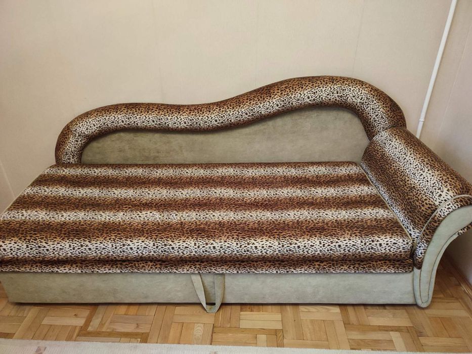 Диван для спальні, розкладний