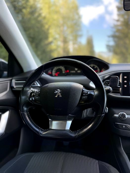 Продам авто Peugeot 2016р  1.6 308