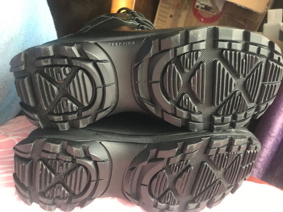 Взуття тепле чорне.38 розмір нове