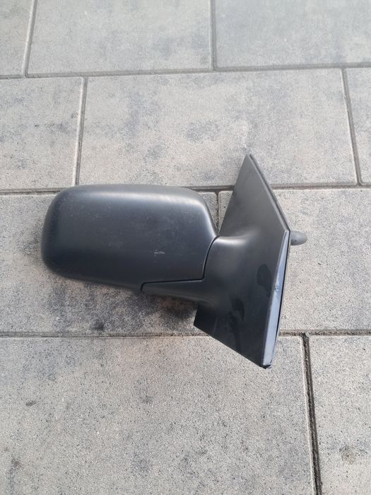 Lusterko zewnętrzne manualne prawe pasażera Toyota Yaris rok 2001