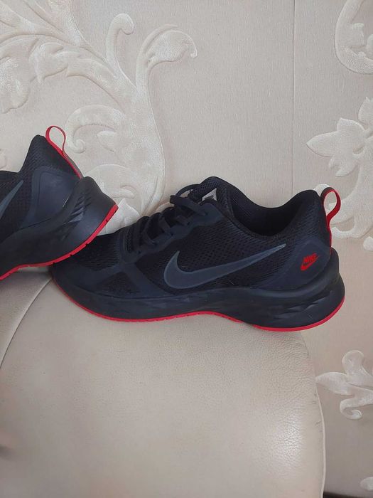 Оригінал кросівки Nike Zoom Winflo 8