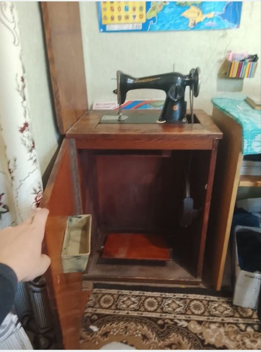Швейна машинка Подолка