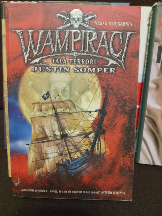 Wampiraci , Fala terroru , Justin Somper.