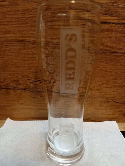 Zestaw 5 szklanek pokali do piwa Redd's 0,3l | Szkło barowe. Retro