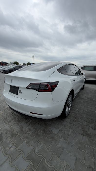 Tesla model 3 2022 LFP