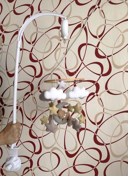 Продам мобіль в дитяче ліжко. В гарному стані.