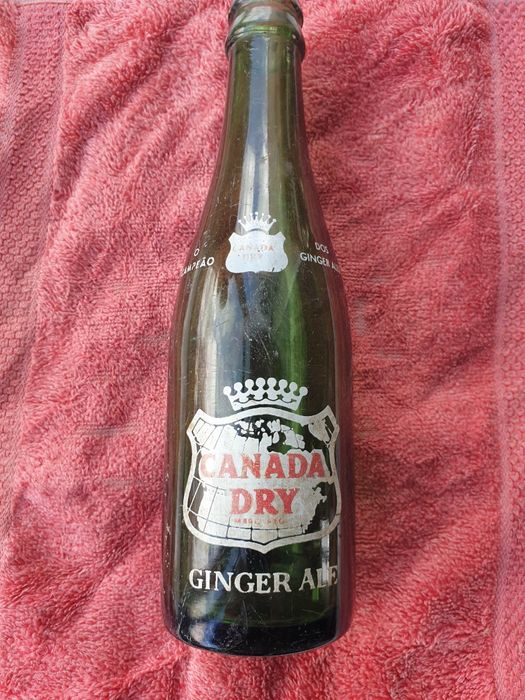 Garrafa antiga dos refrigerantes Canada dry