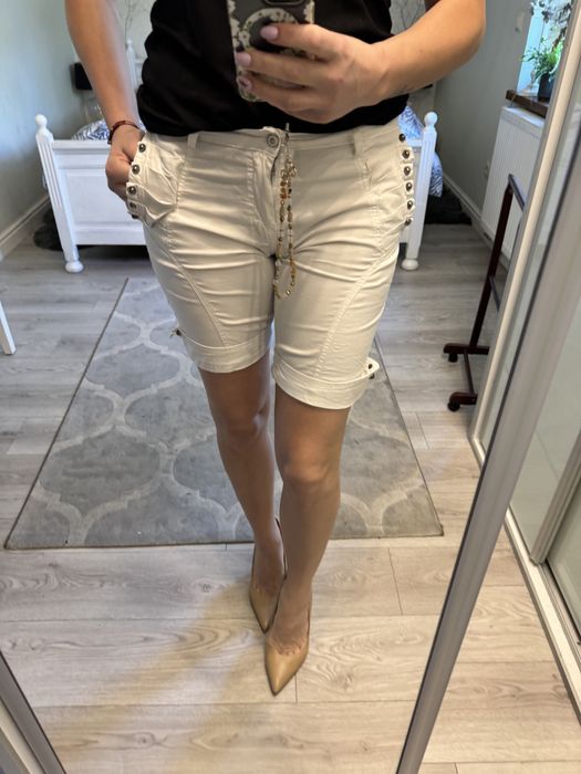Biale szorty z dżetami