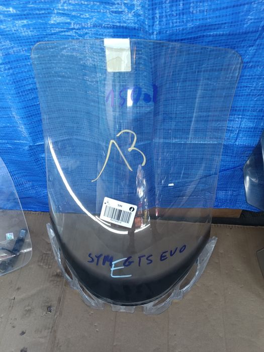 Szyby do skuterów daelim sym  vespa
