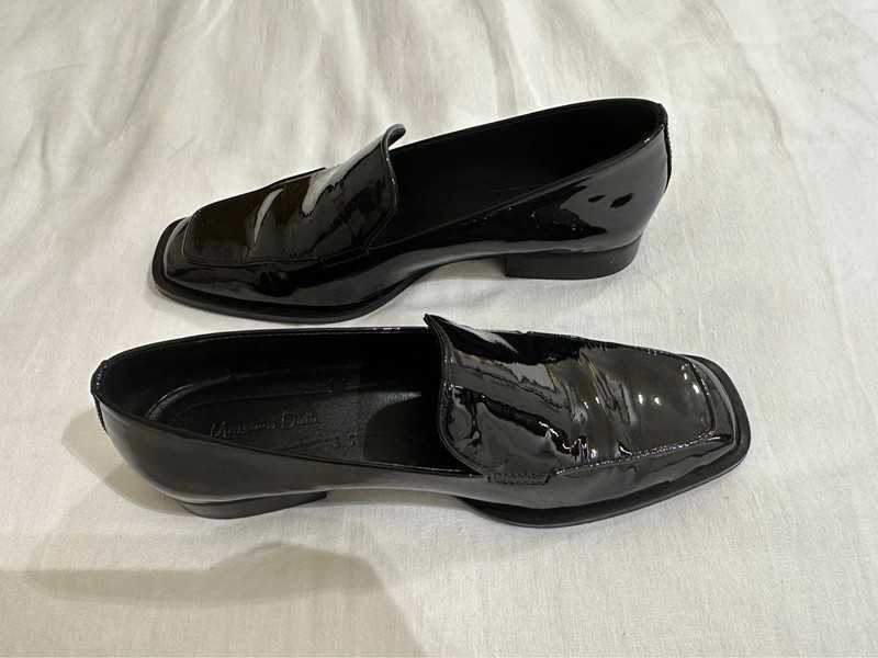 Sapatos da Máximo usados uma vez