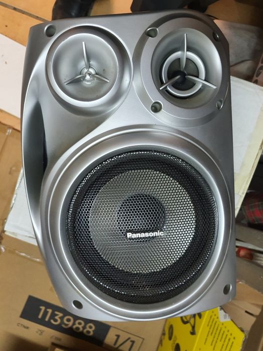 Rádio e amplificador Marantz com colunas