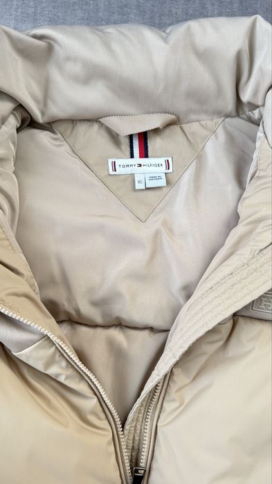 Продам пуховік Tommy Hilfiger