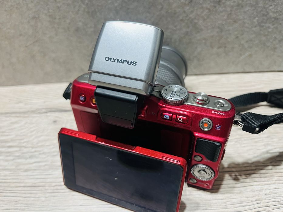 Olympus PEN Lite E-PL 3 + obiektyw, lampa, statyw