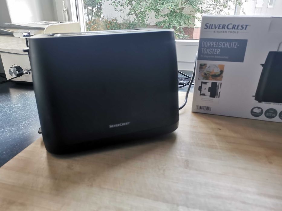 Toster Silvercrest 870W do chleba bułek etc. Czarny