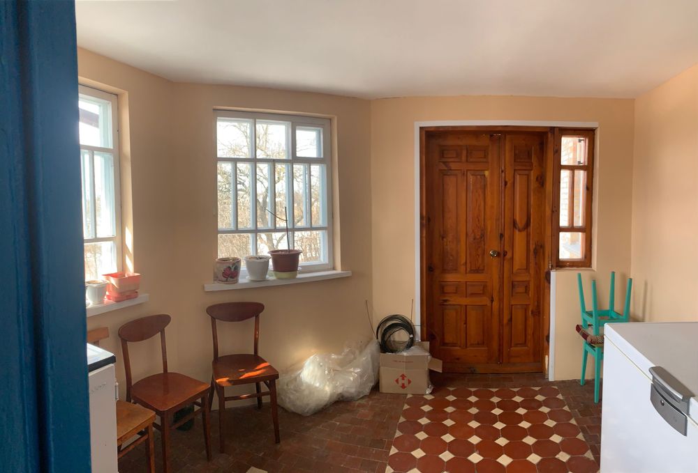 Терміново!продам будинок з ремонтом з виходом на воду